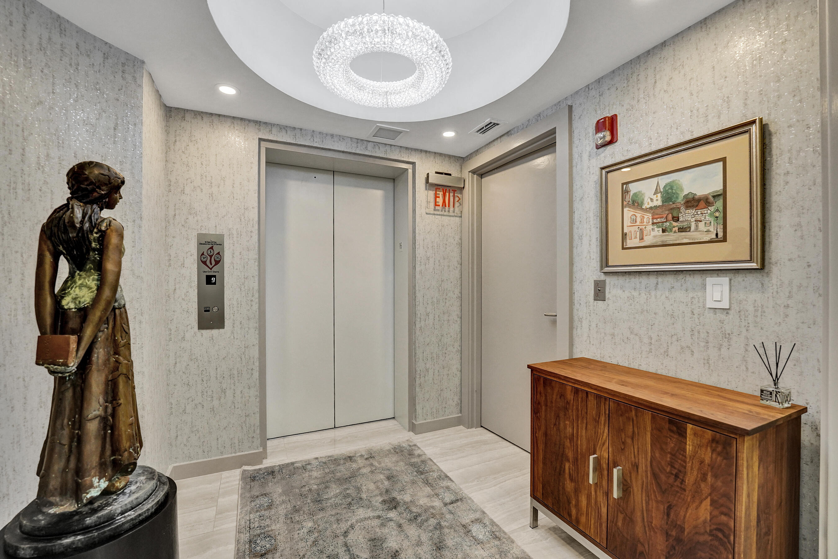 2845 NE 9th Street Ph5