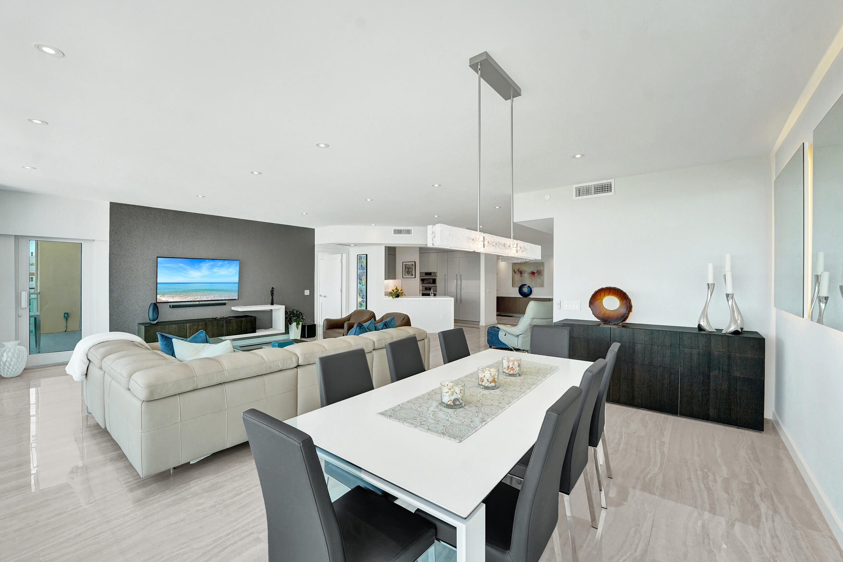 2845 NE 9th Street Ph5