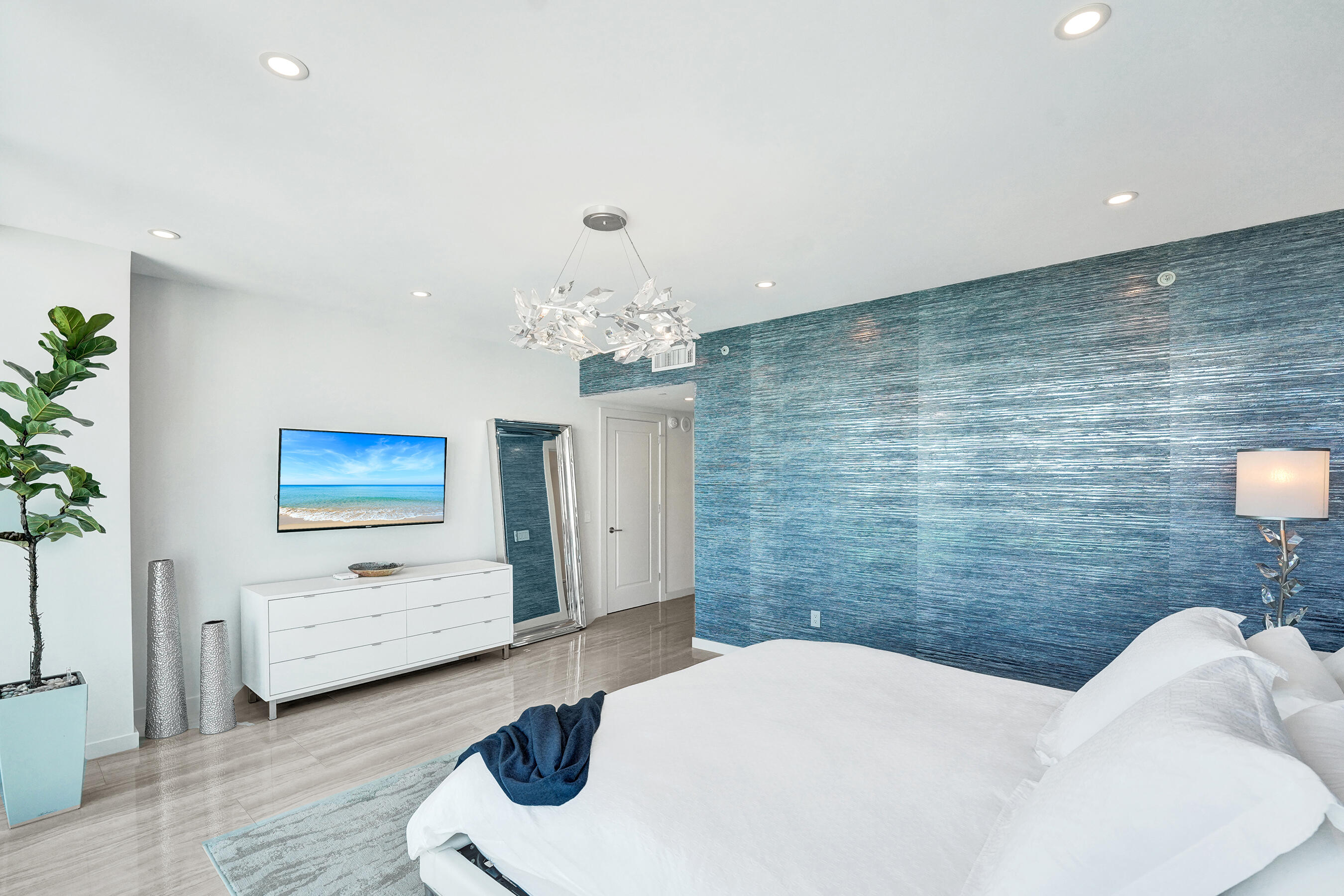 2845 NE 9th Street Ph5