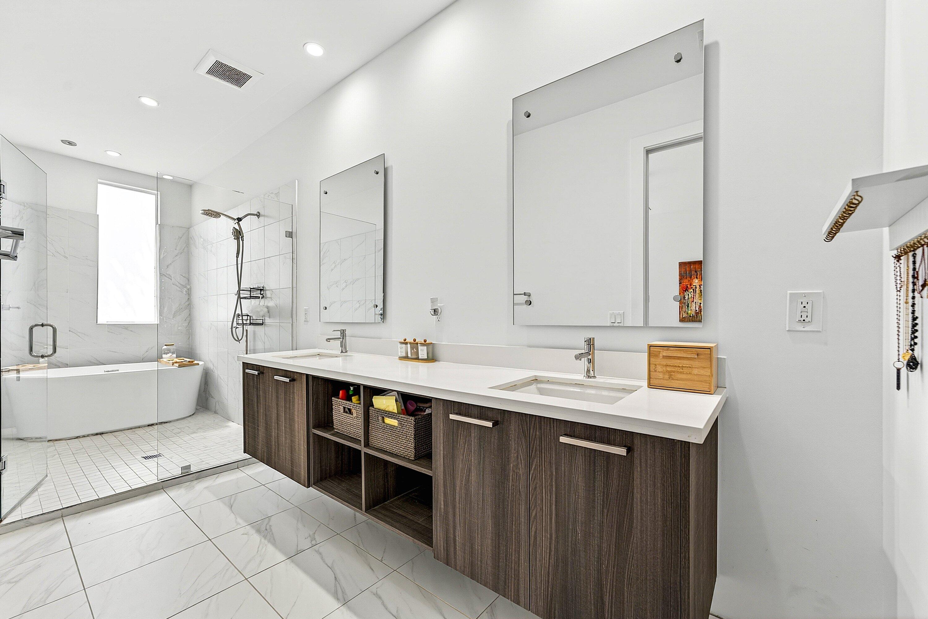 1034 NE 18th Avenue 102