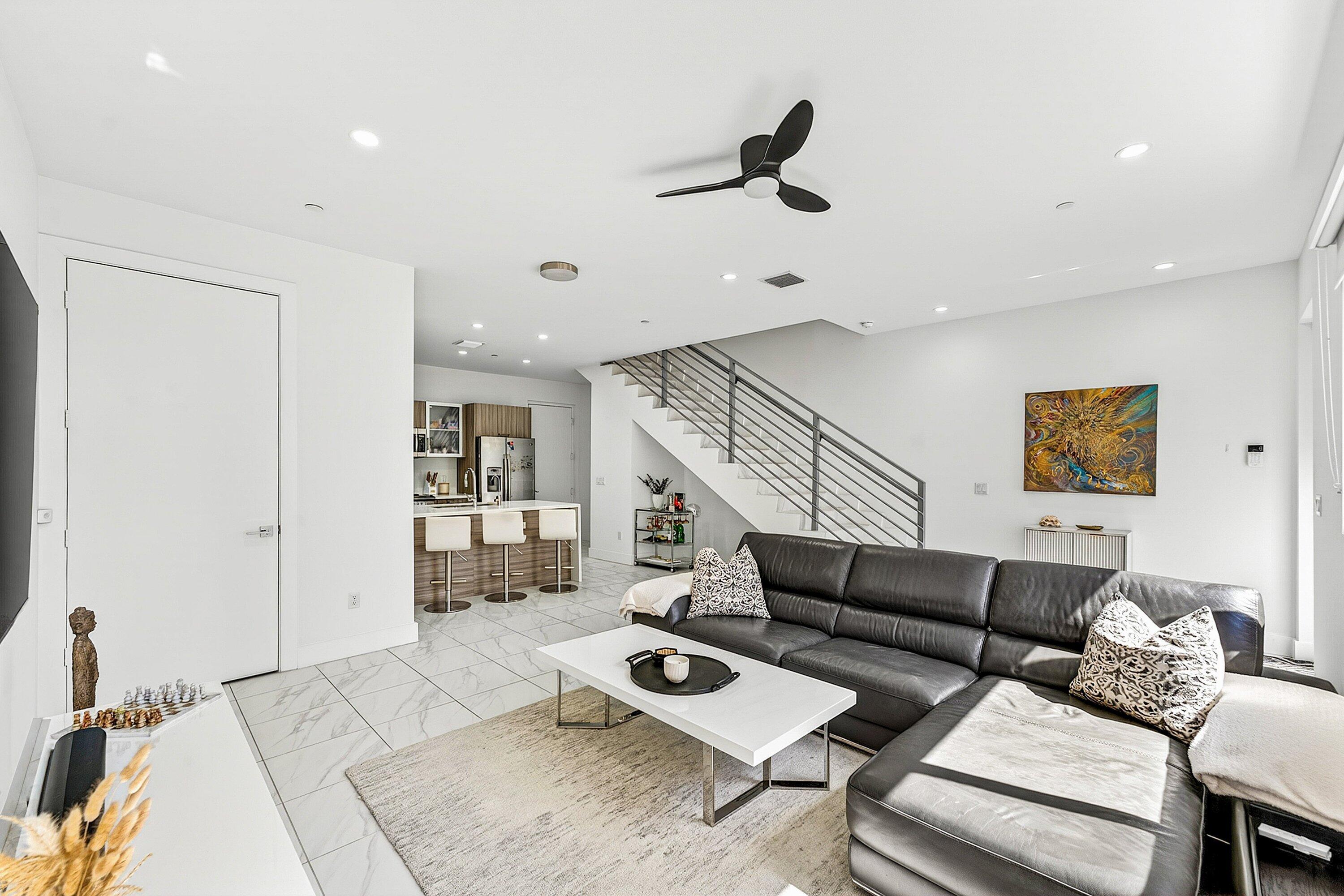 1034 NE 18th Avenue 102