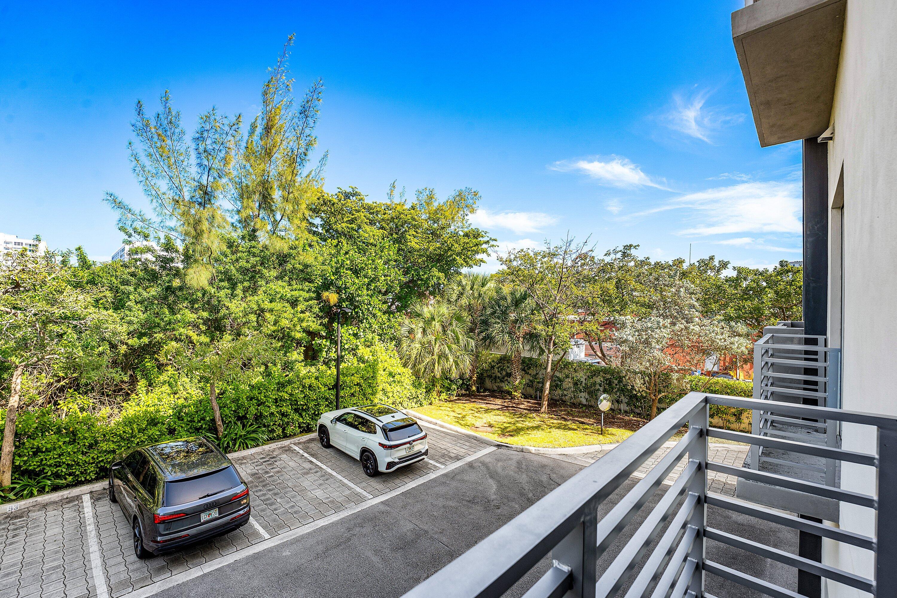 1034 NE 18th Avenue 102