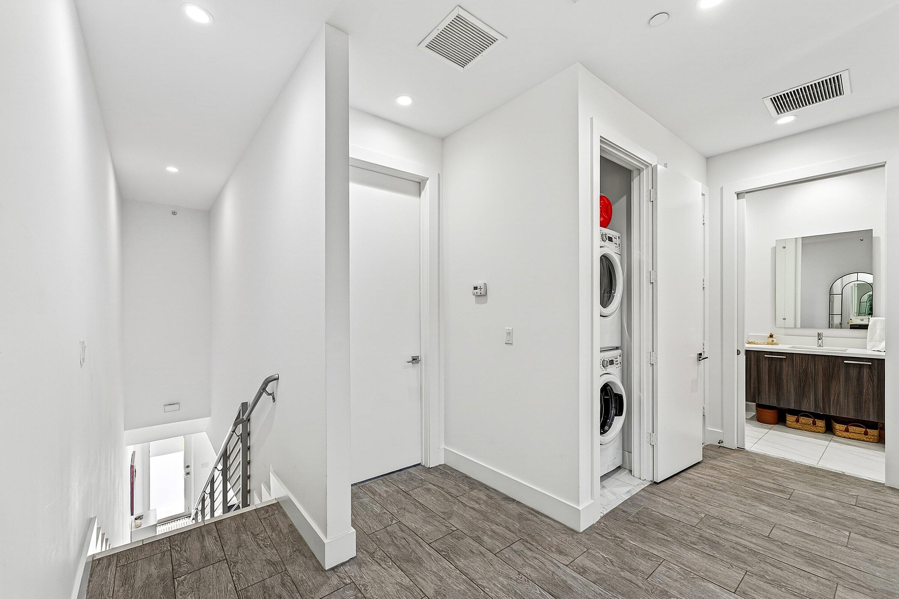 1034 NE 18th Avenue 102