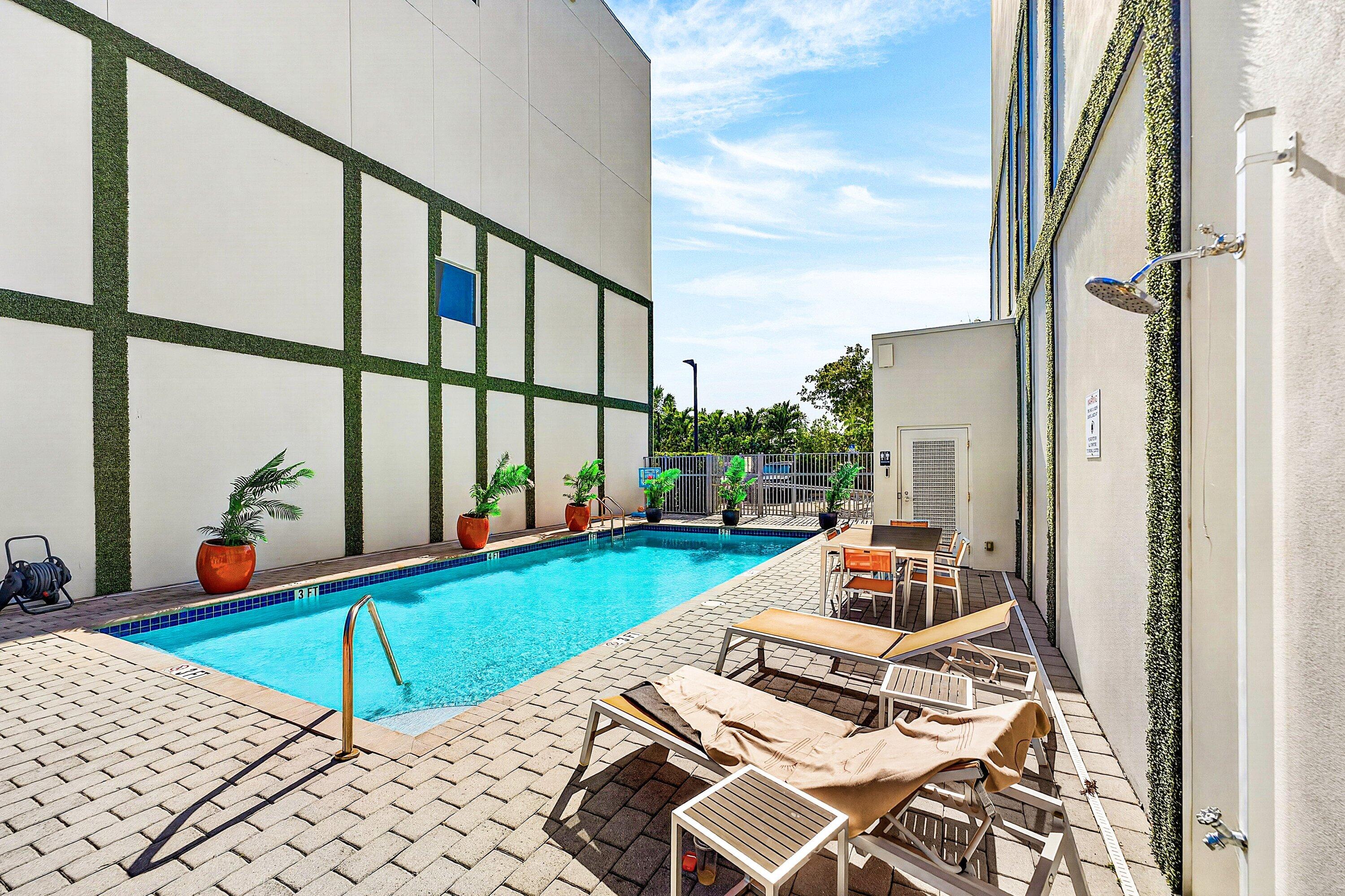 1034 NE 18th Avenue 102