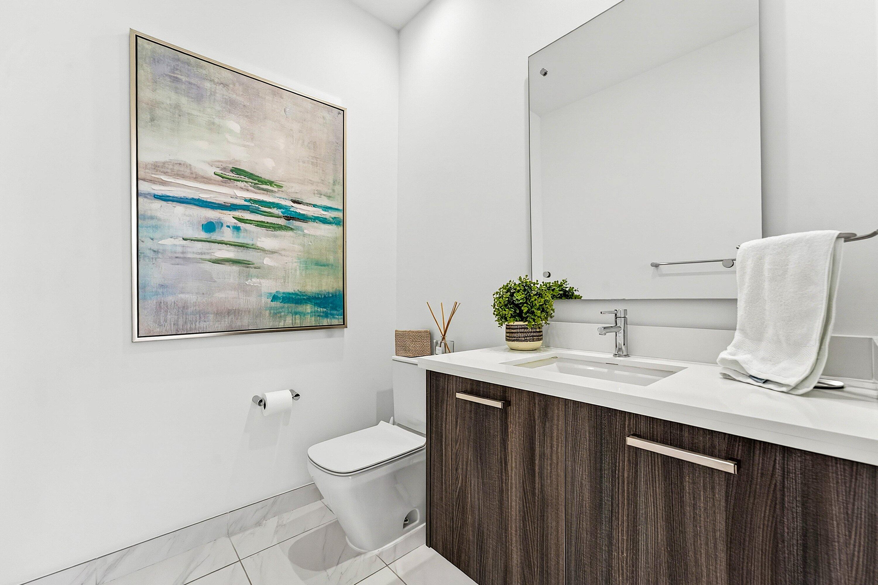 1034 NE 18th Avenue 102