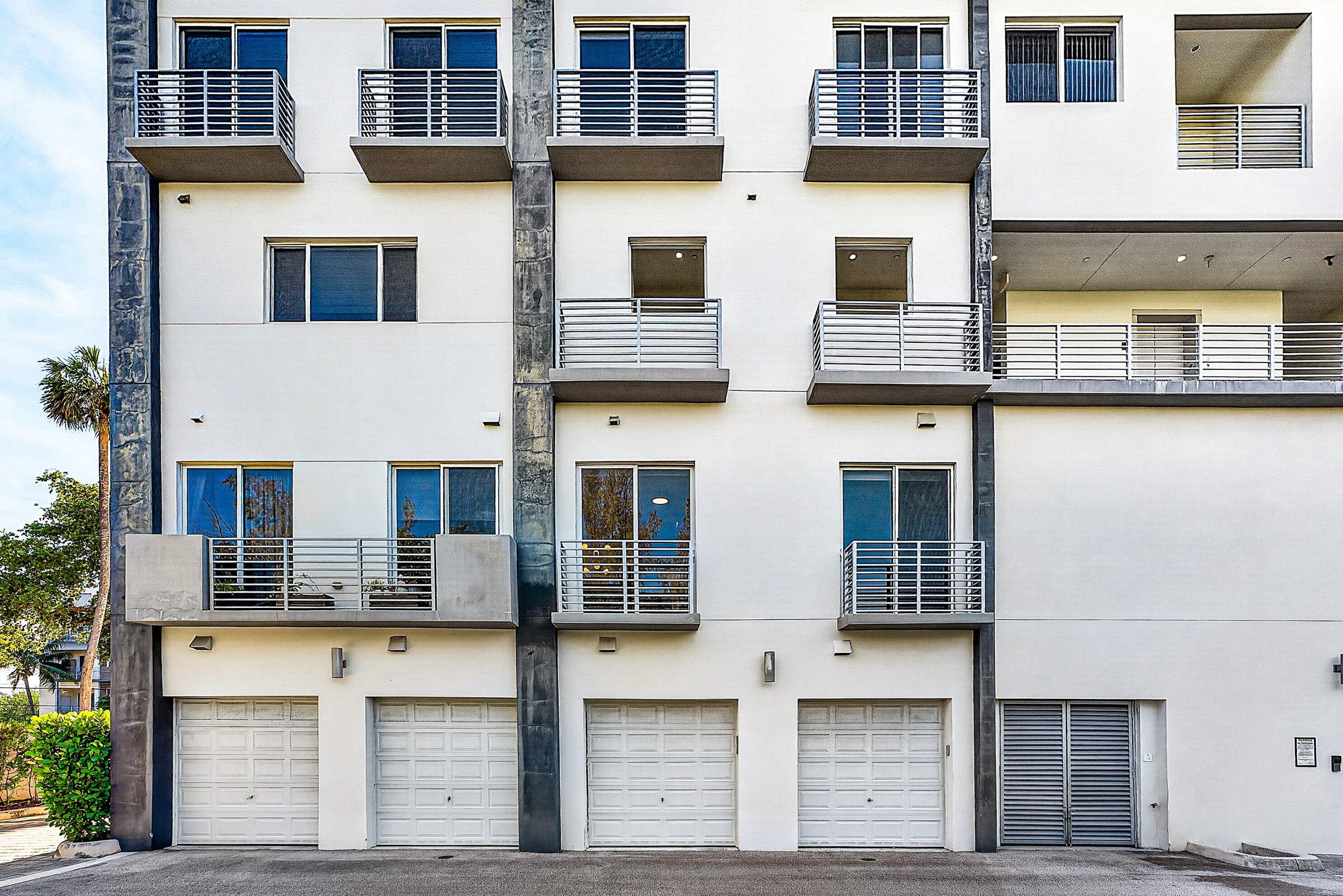 1034 NE 18th Avenue 102