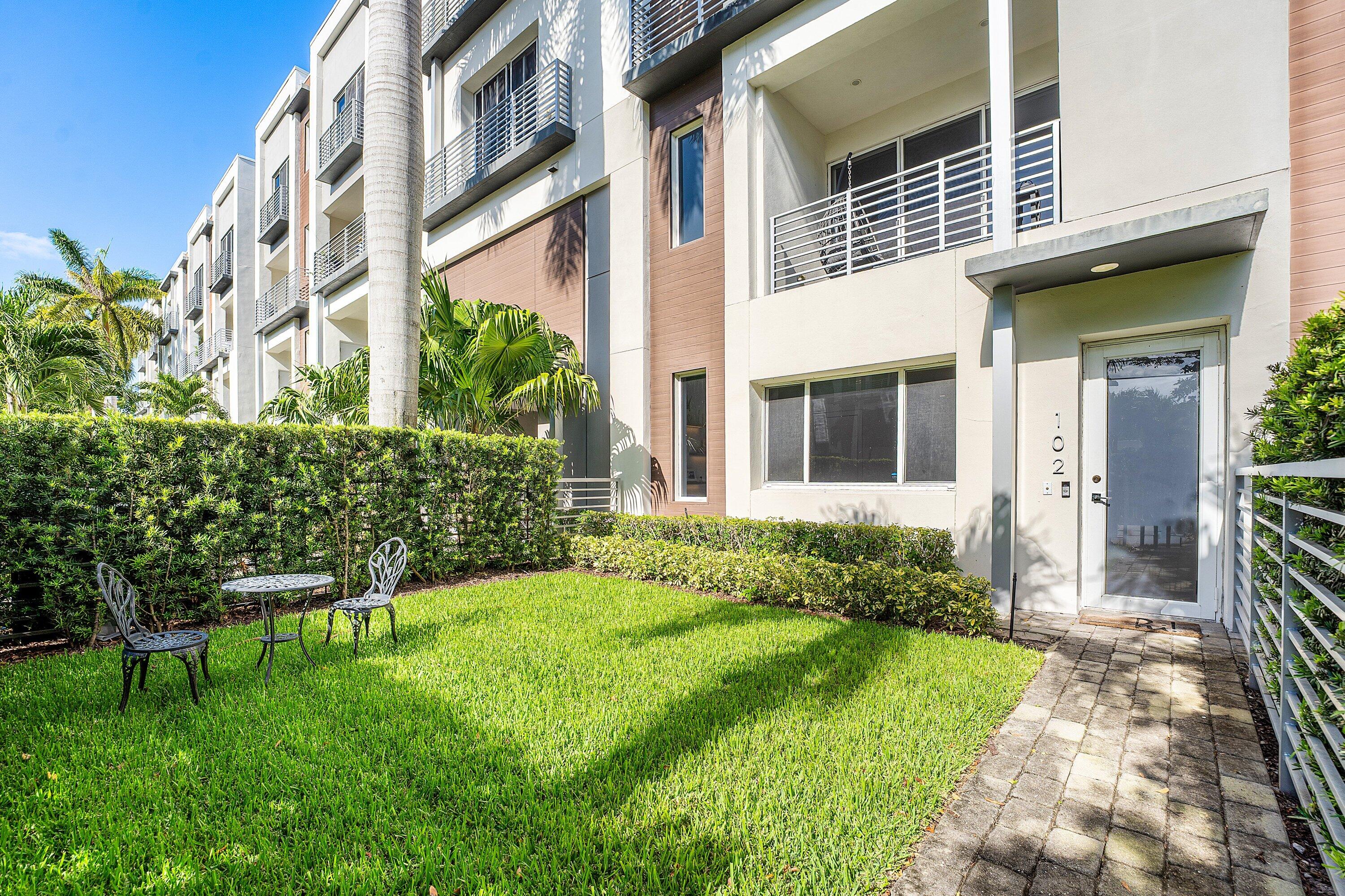 1034 NE 18th Avenue 102