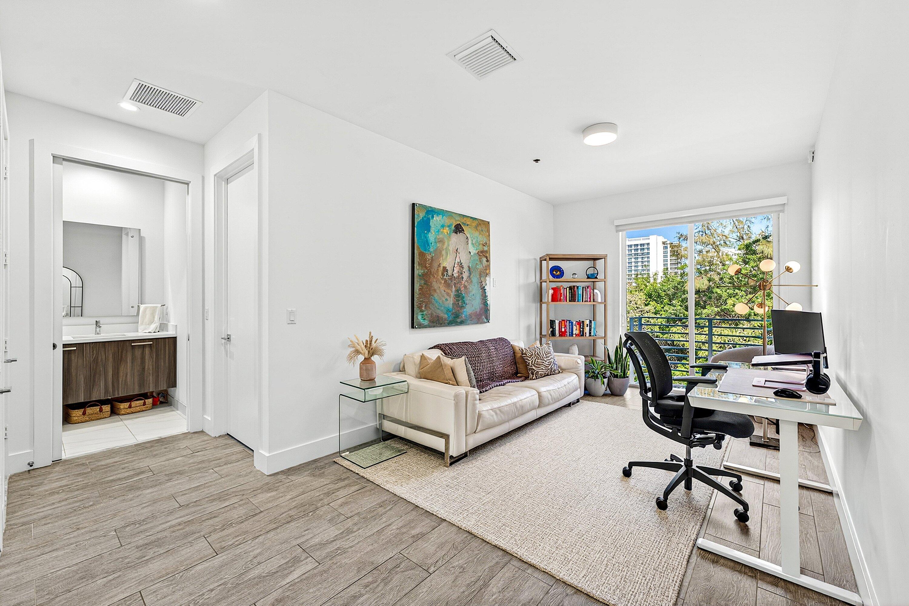 1034 NE 18th Avenue 102