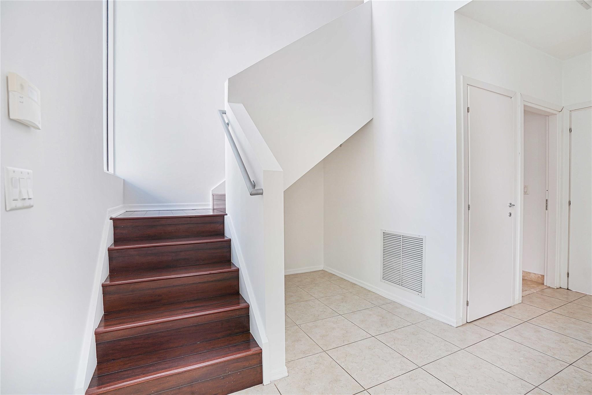 741 NE 4th Avenue 741