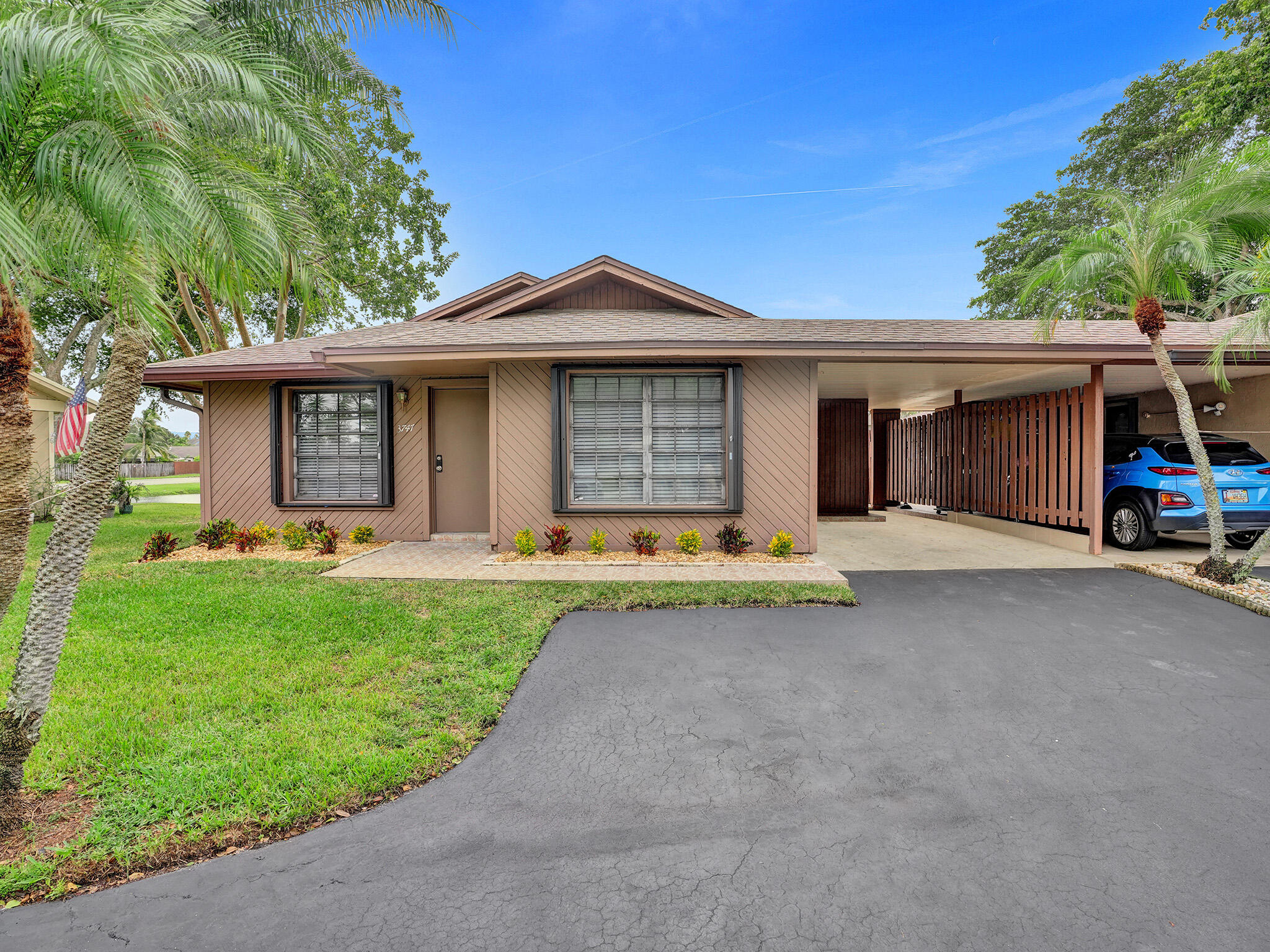 3747 E Valley Green Drive 76