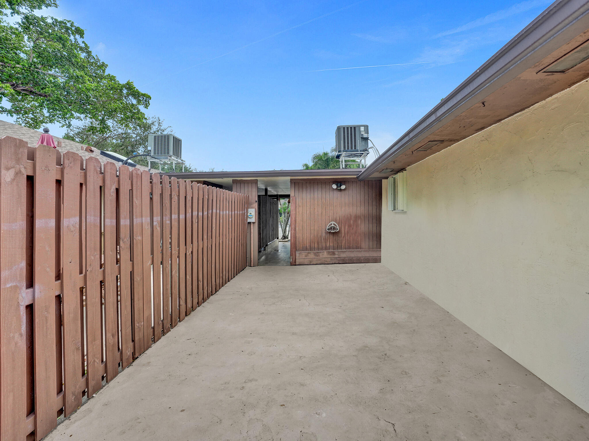 3747 E Valley Green Drive 76