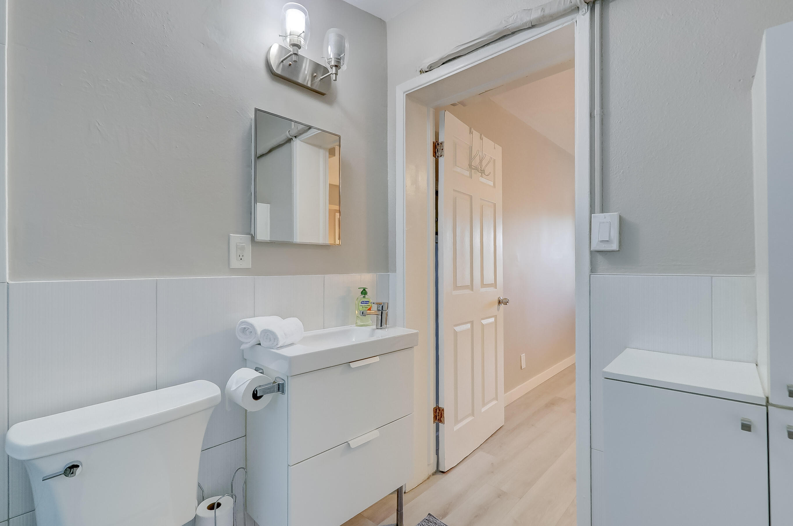 1100 NE 18th Court 1-8