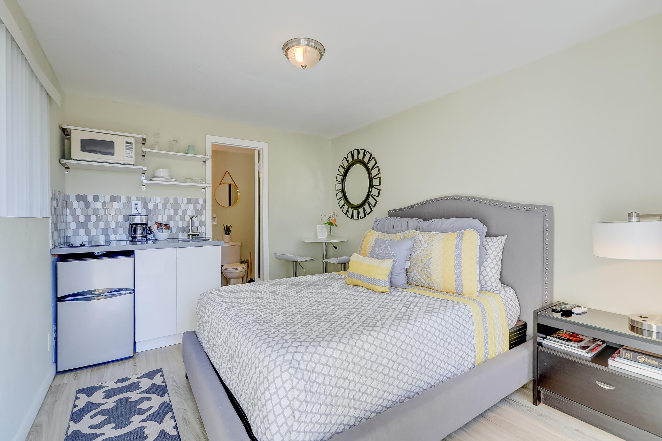 1100 NE 18th Court 1-8