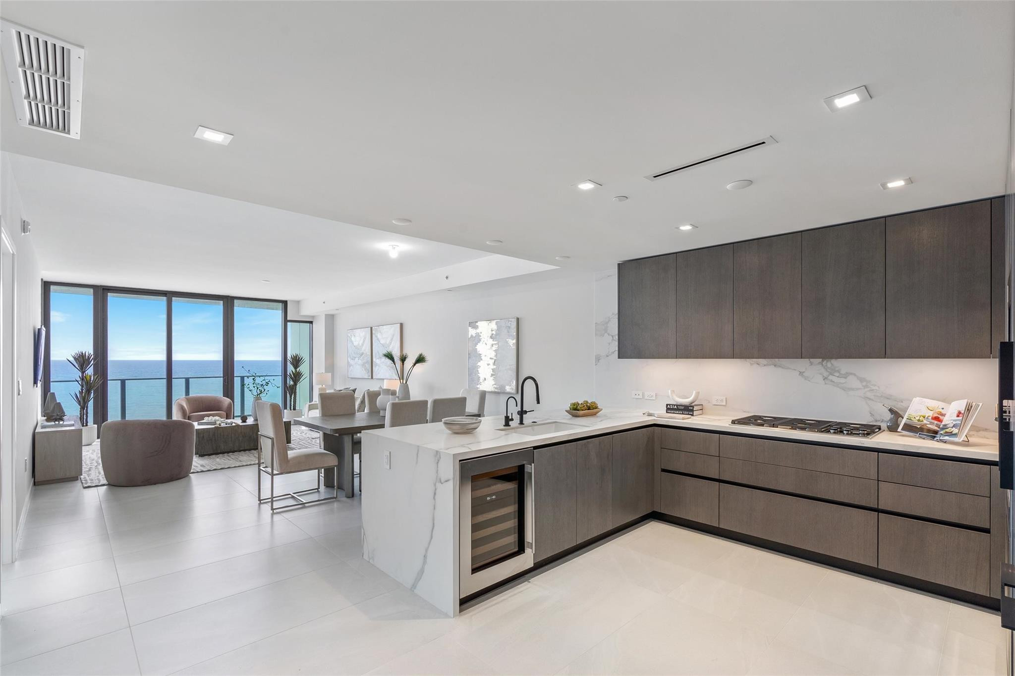 1116 N Ocean Blvd 1606