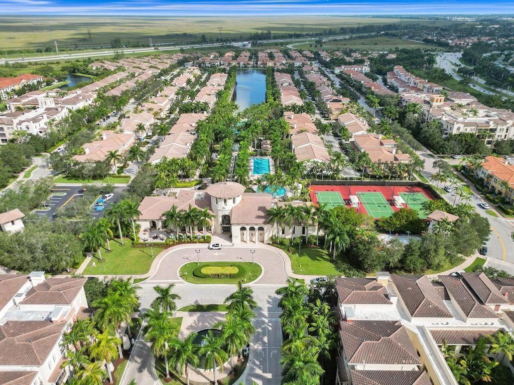 2925 NW 126th Ave 308-1