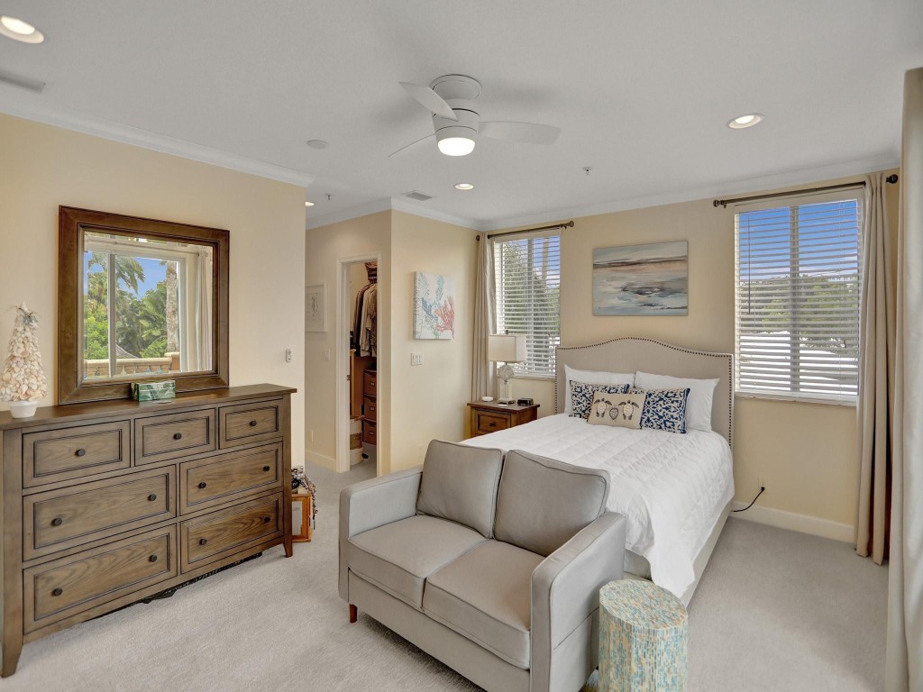 2610 NE 11th Ct 2610