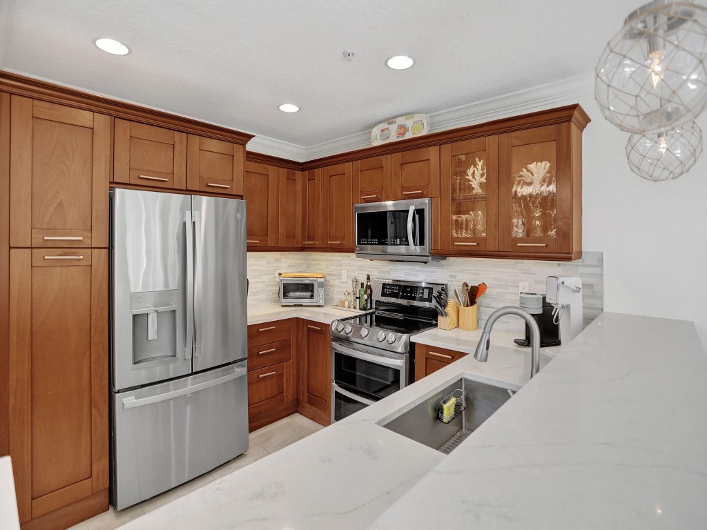 2610 NE 11th Ct 2610