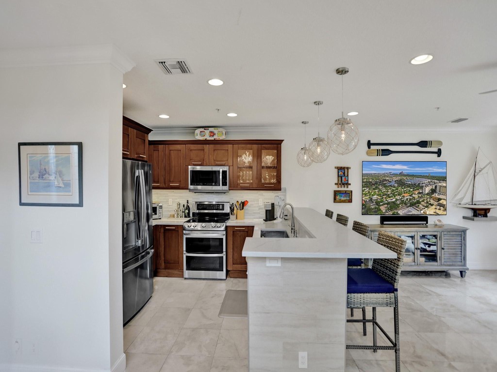 2610 NE 11th Ct 2610