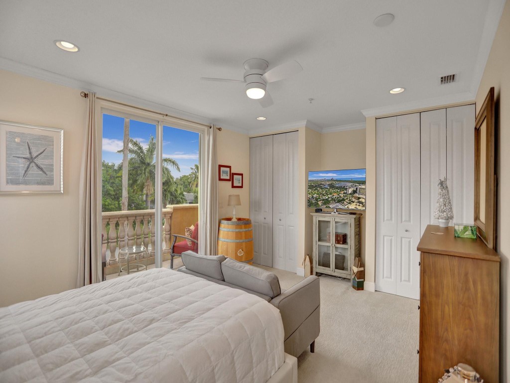 2610 NE 11th Ct 2610