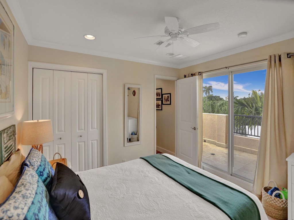 2610 NE 11th Ct 2610