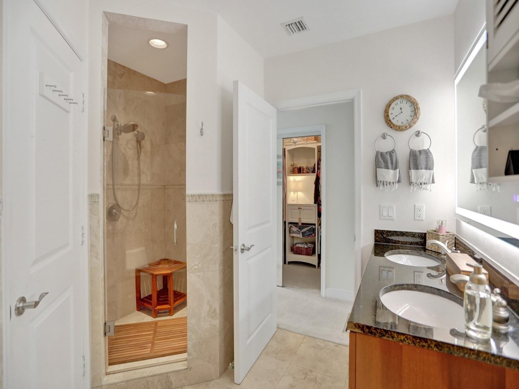 2610 NE 11th Ct 2610