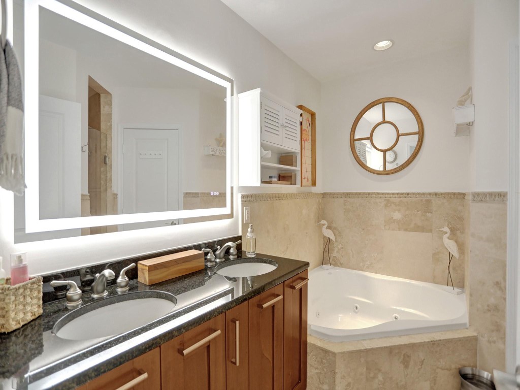 2610 NE 11th Ct 2610