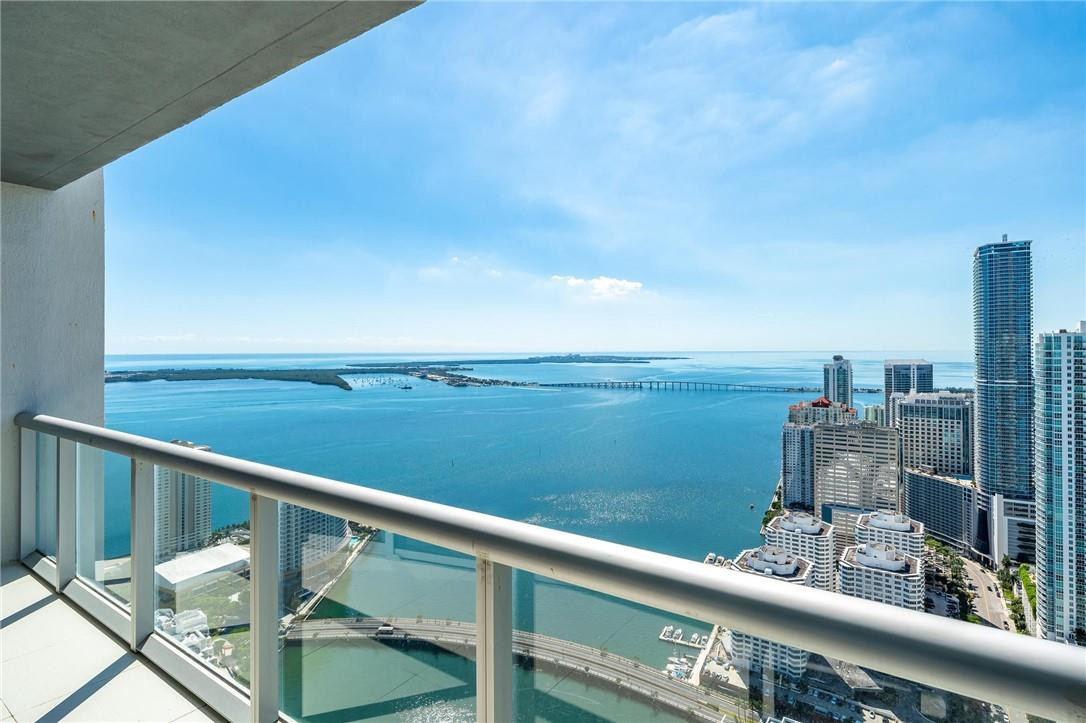 495 Brickell Ave 5605