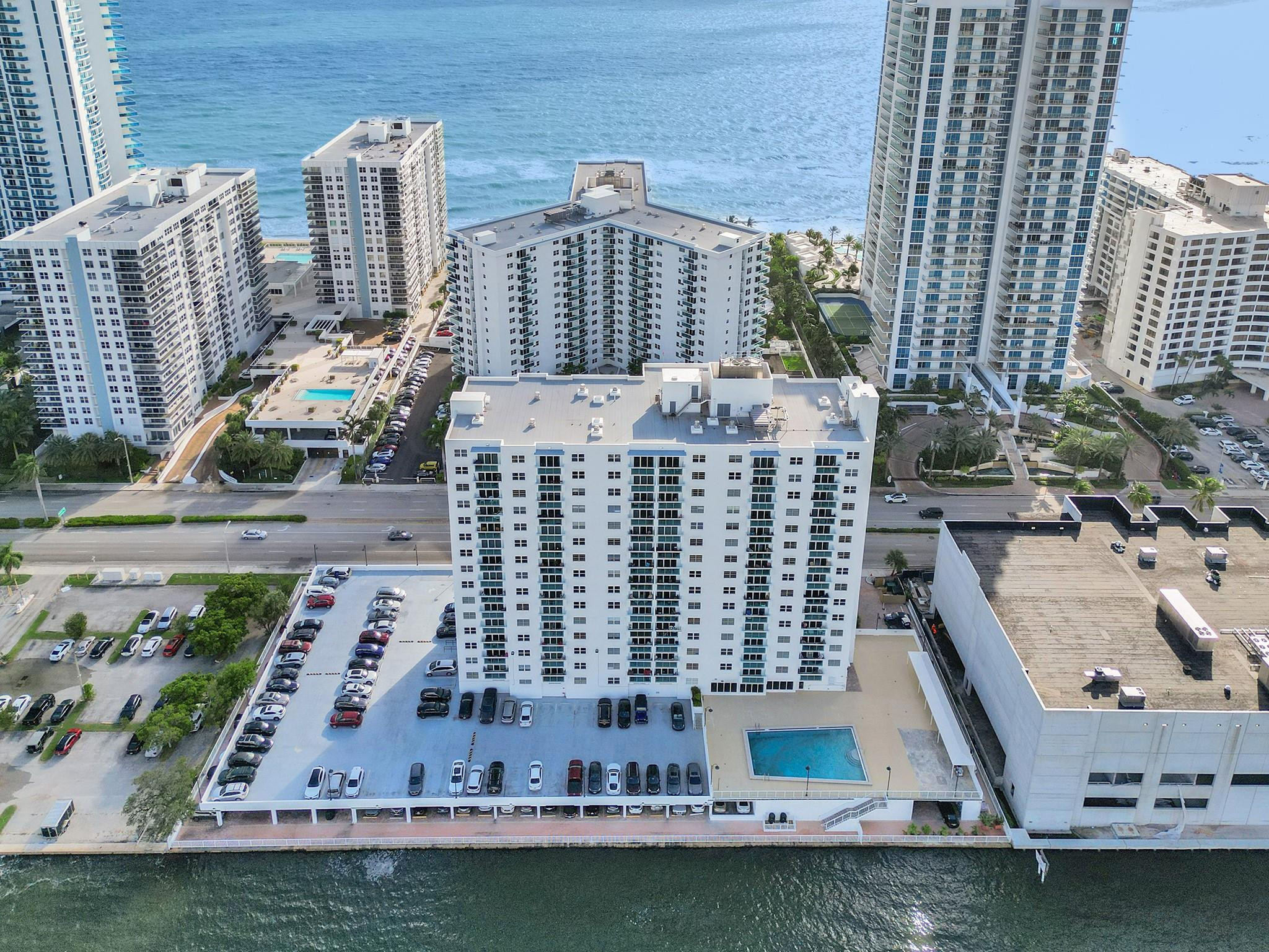 3000 S Ocean Dr 204