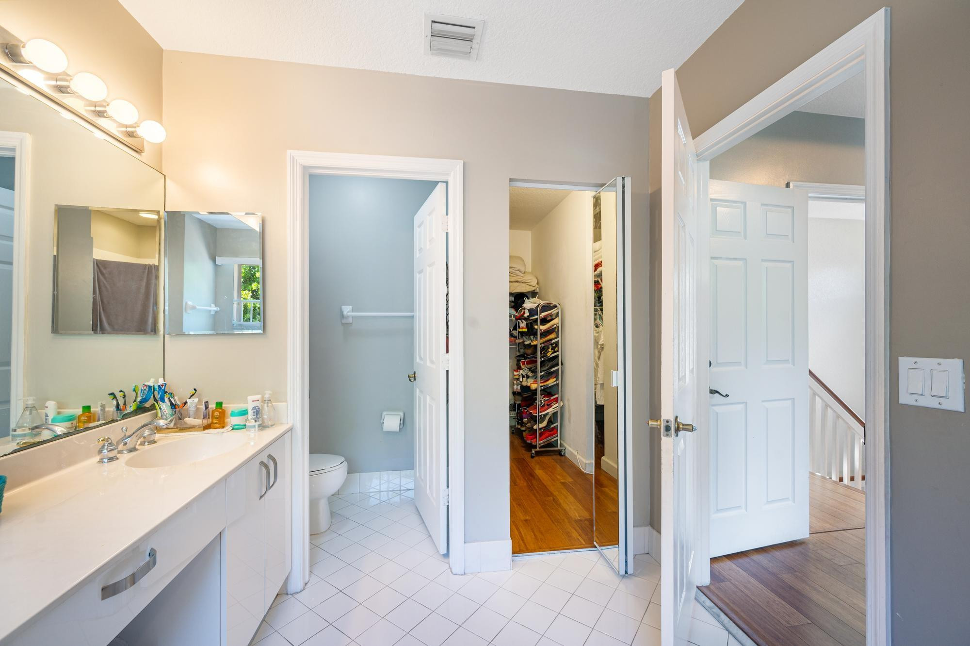 5620 NW 113th Place, Doral