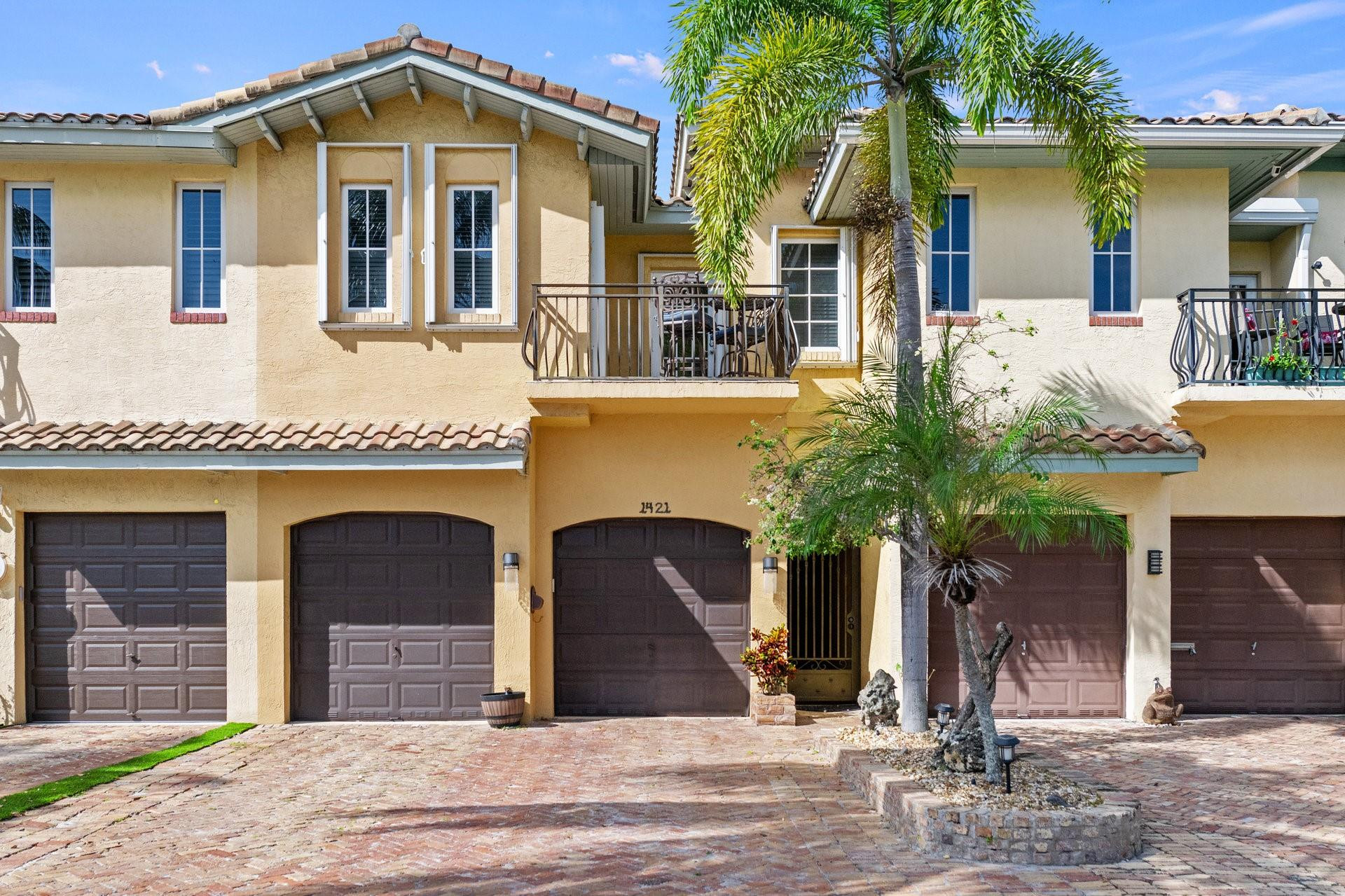 1421 Bayview Dr 1421