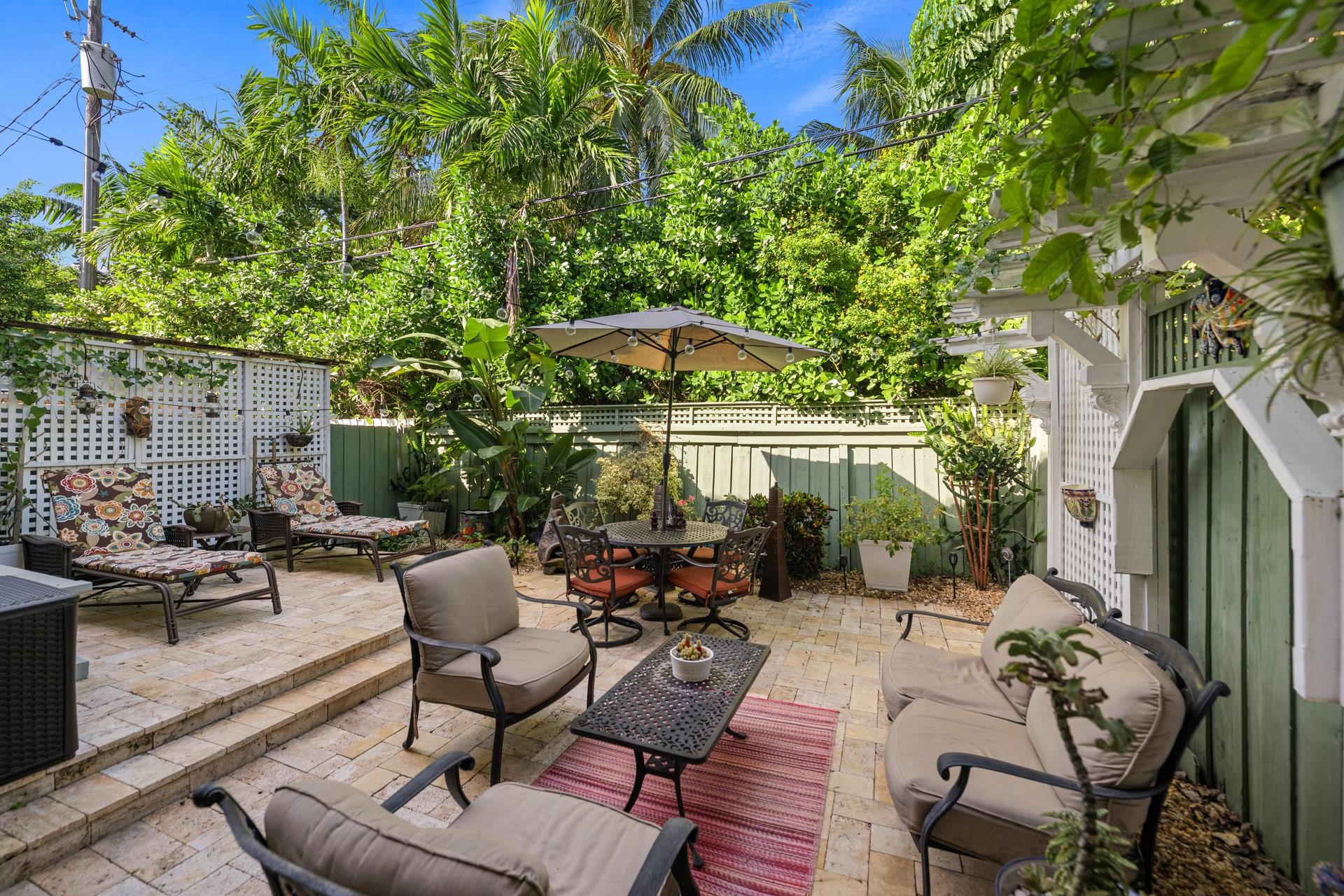 1421 Bayview Dr 1421