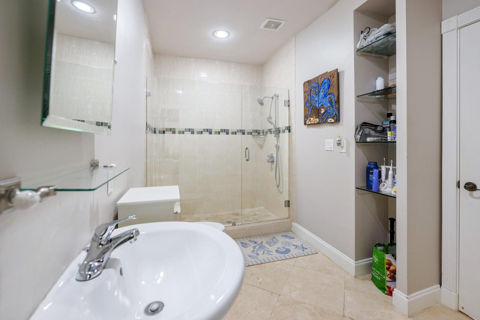 1421 Bayview Dr 1421