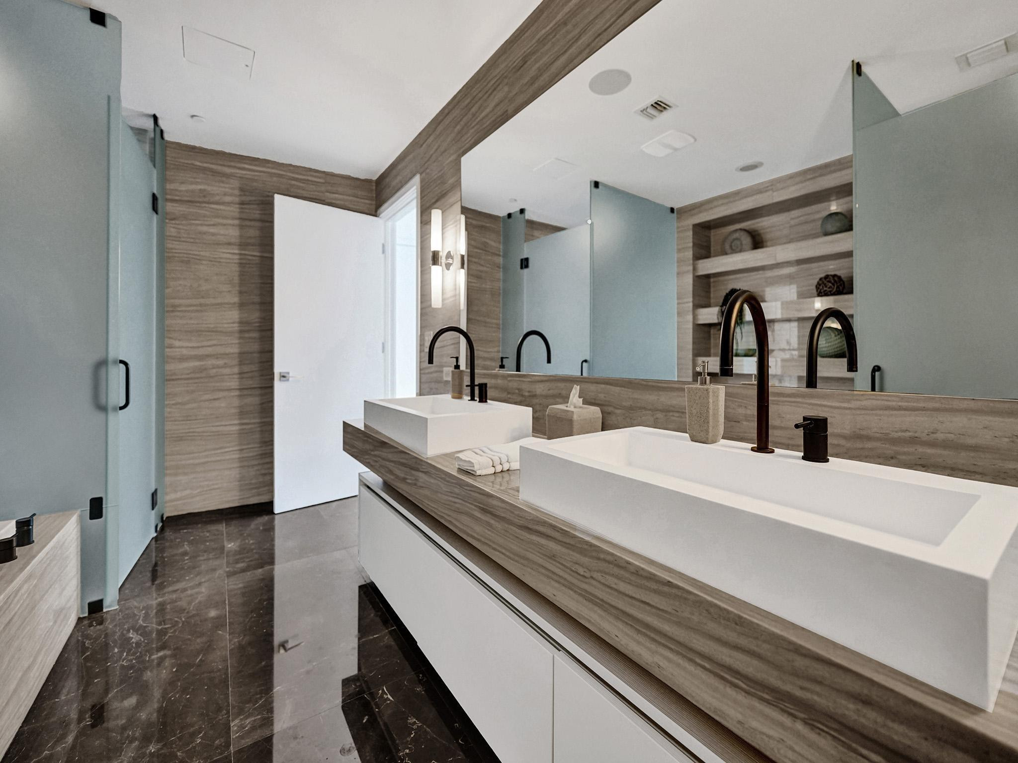 2200 N Ocean Blvd N903