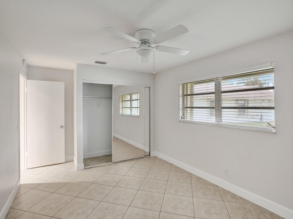 3747 E Valley Green Dr