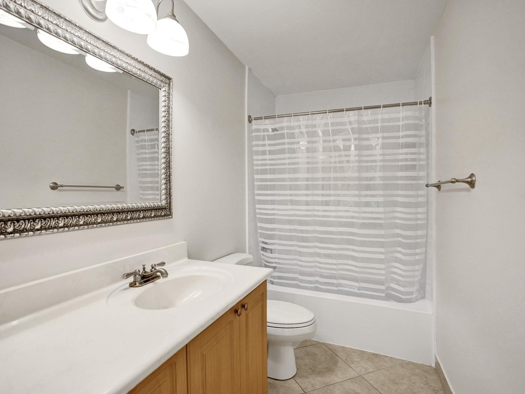 3747 E Valley Green Dr