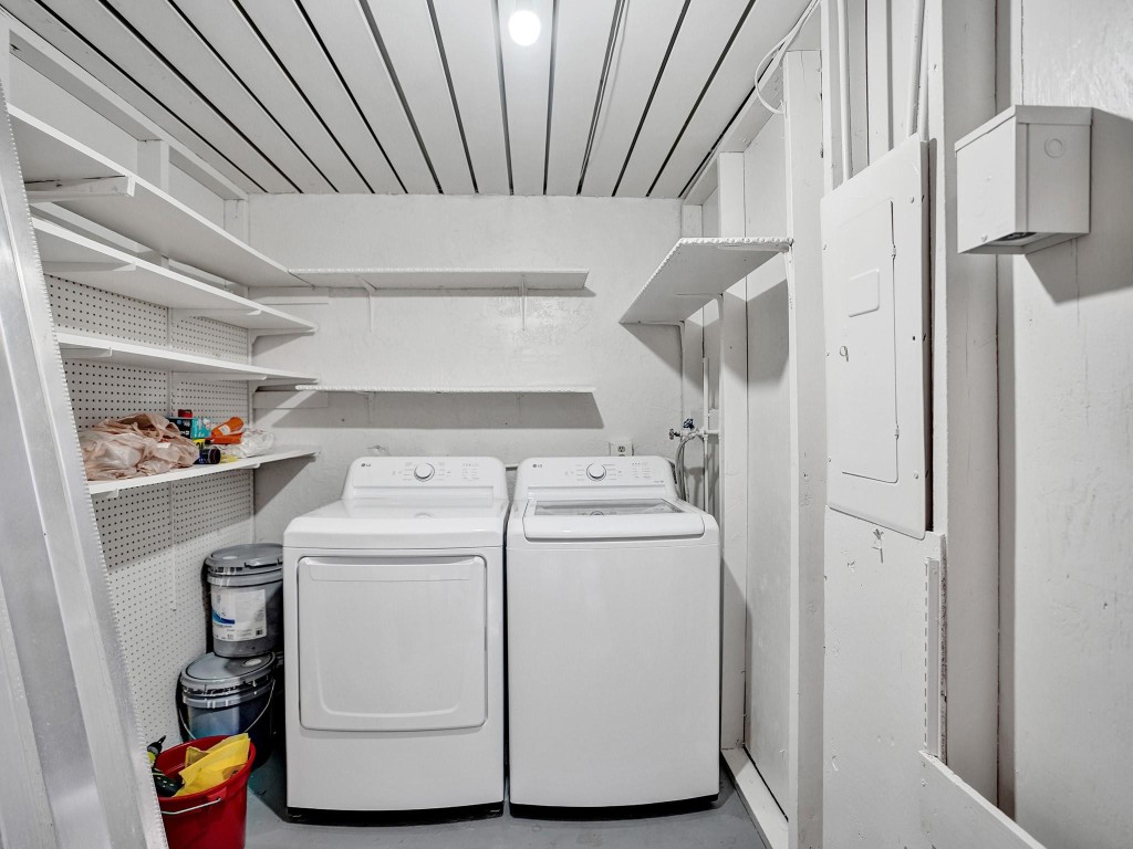 3747 E Valley Green Dr