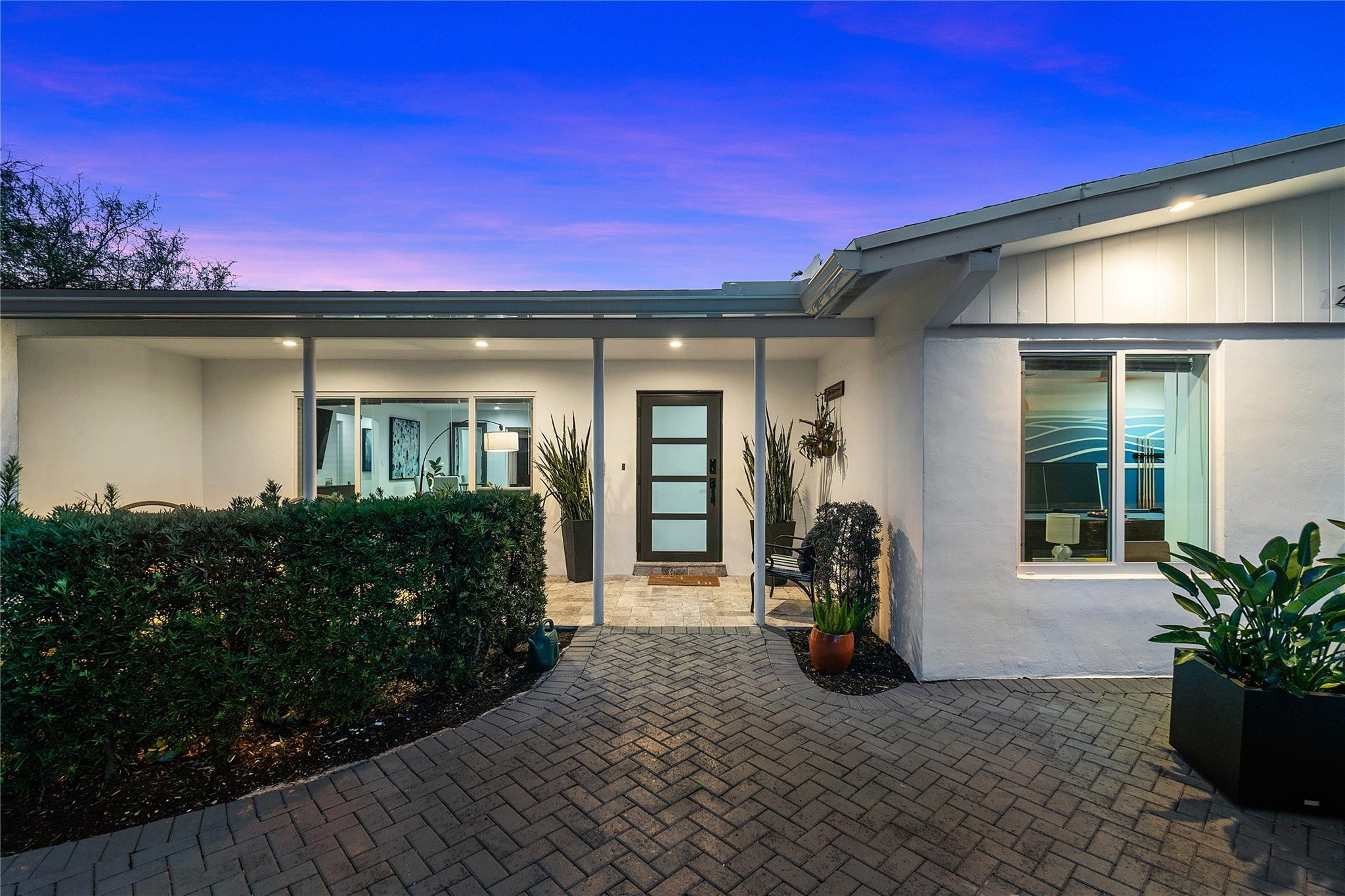 2095 NE 55th Street