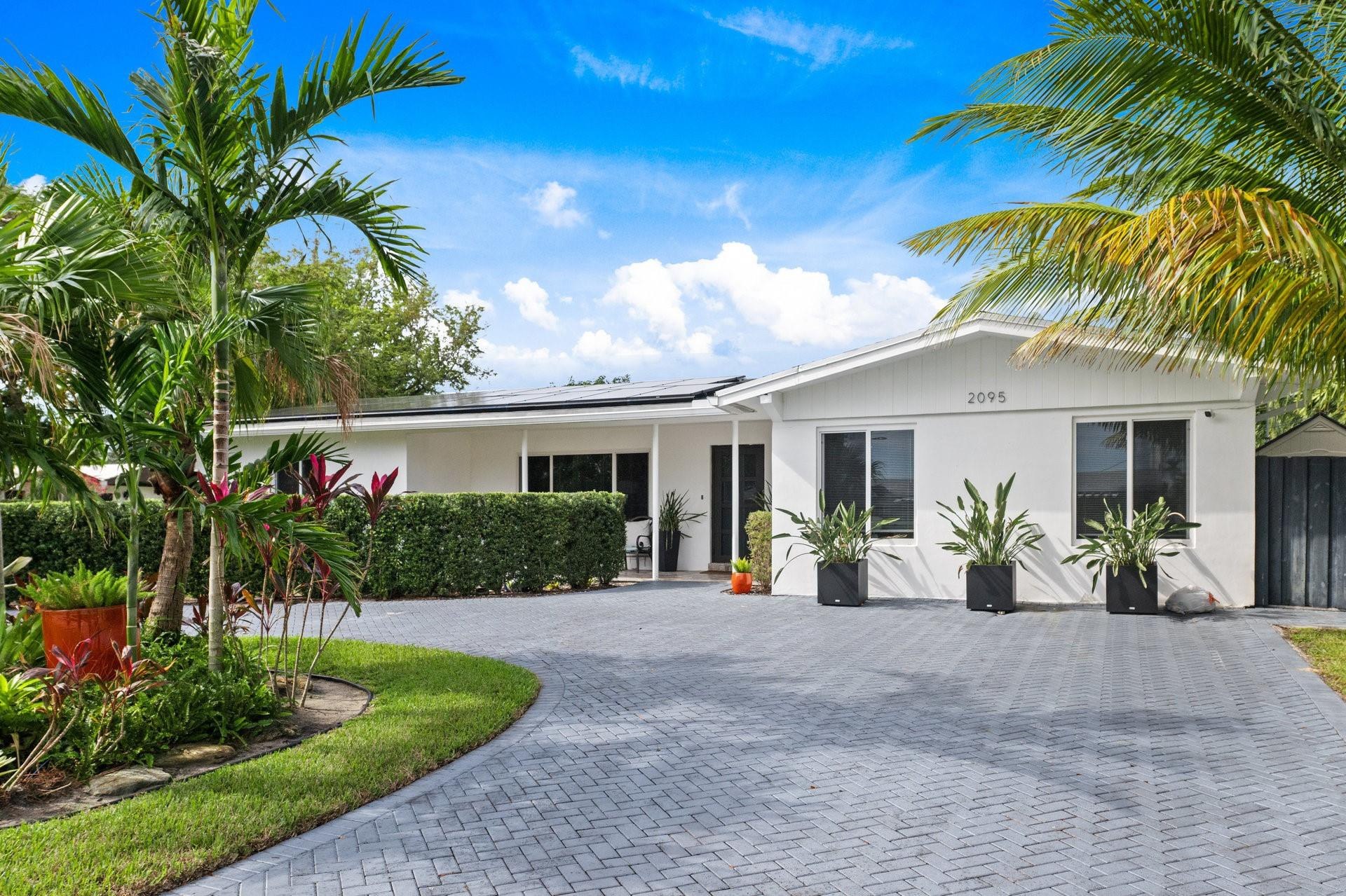 2095 NE 55th Street