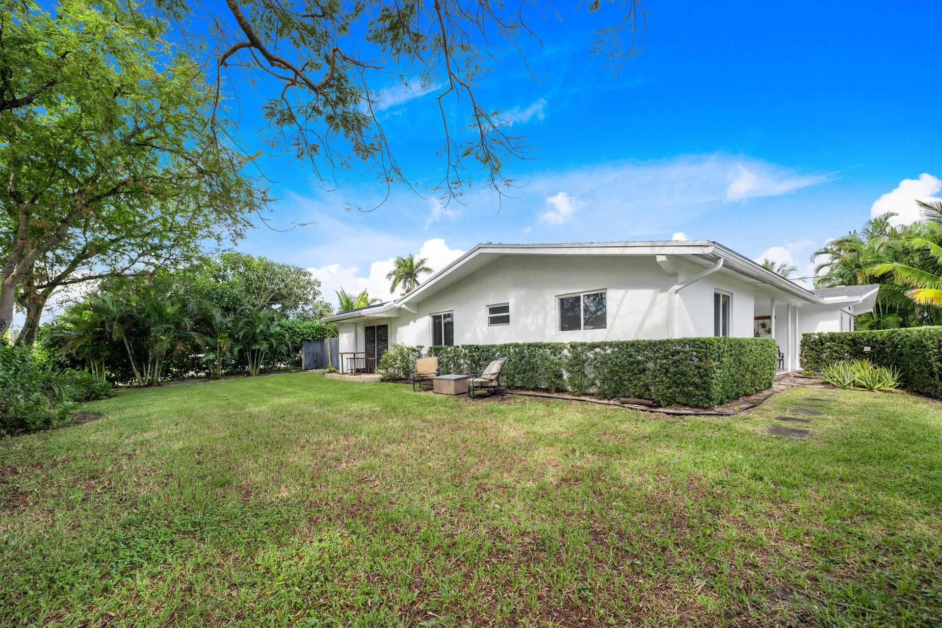 2095 NE 55th Street