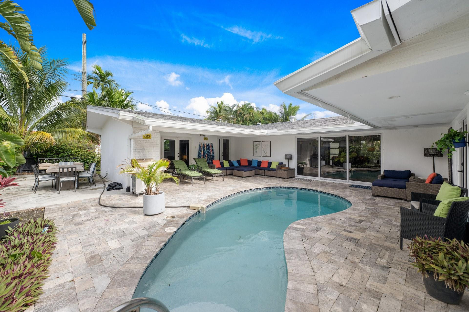 2095 NE 55th Street