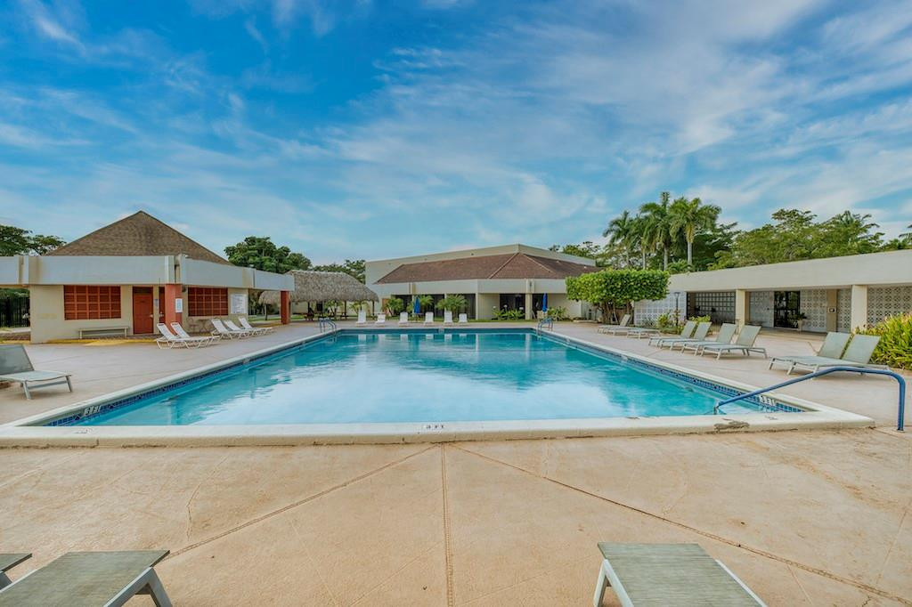 3001 E Sunrise Lakes Dr 112