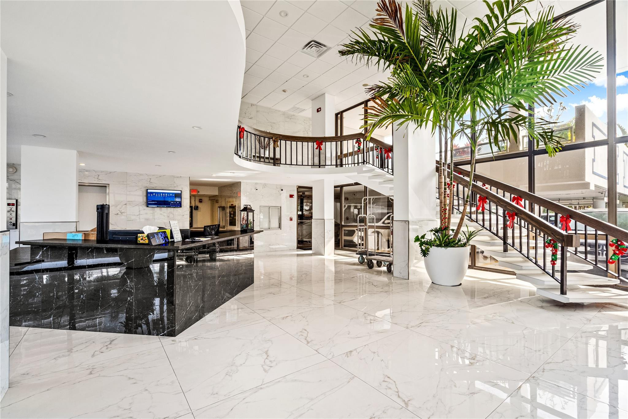336 N Birch Road 12H, Fort Lauderdale Unit: 12H