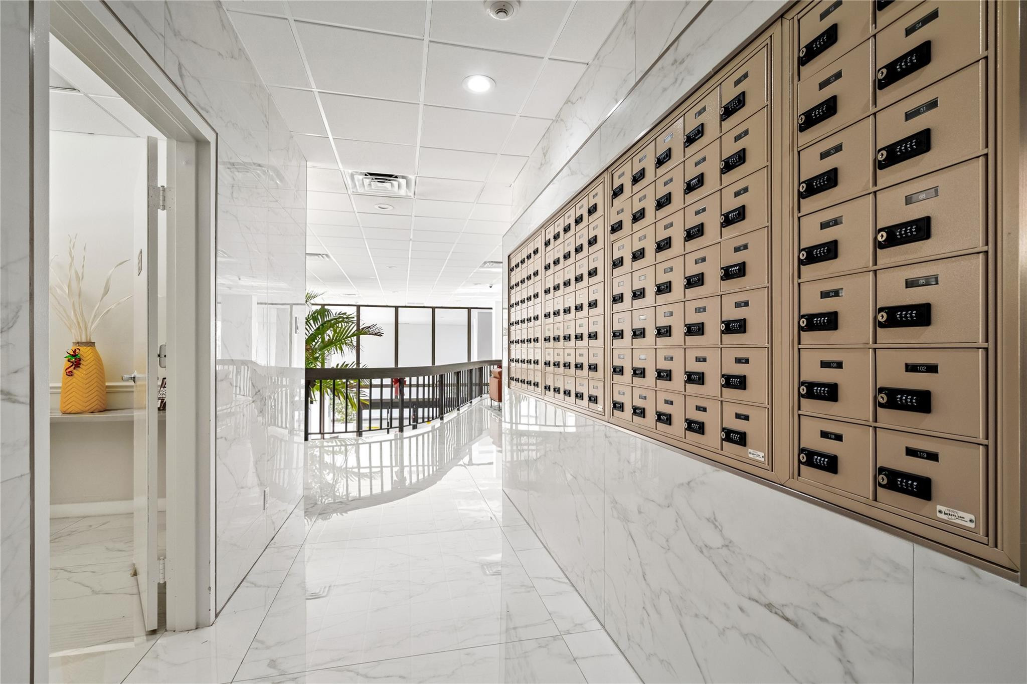 336 N Birch Road 12H, Fort Lauderdale Unit: 12H