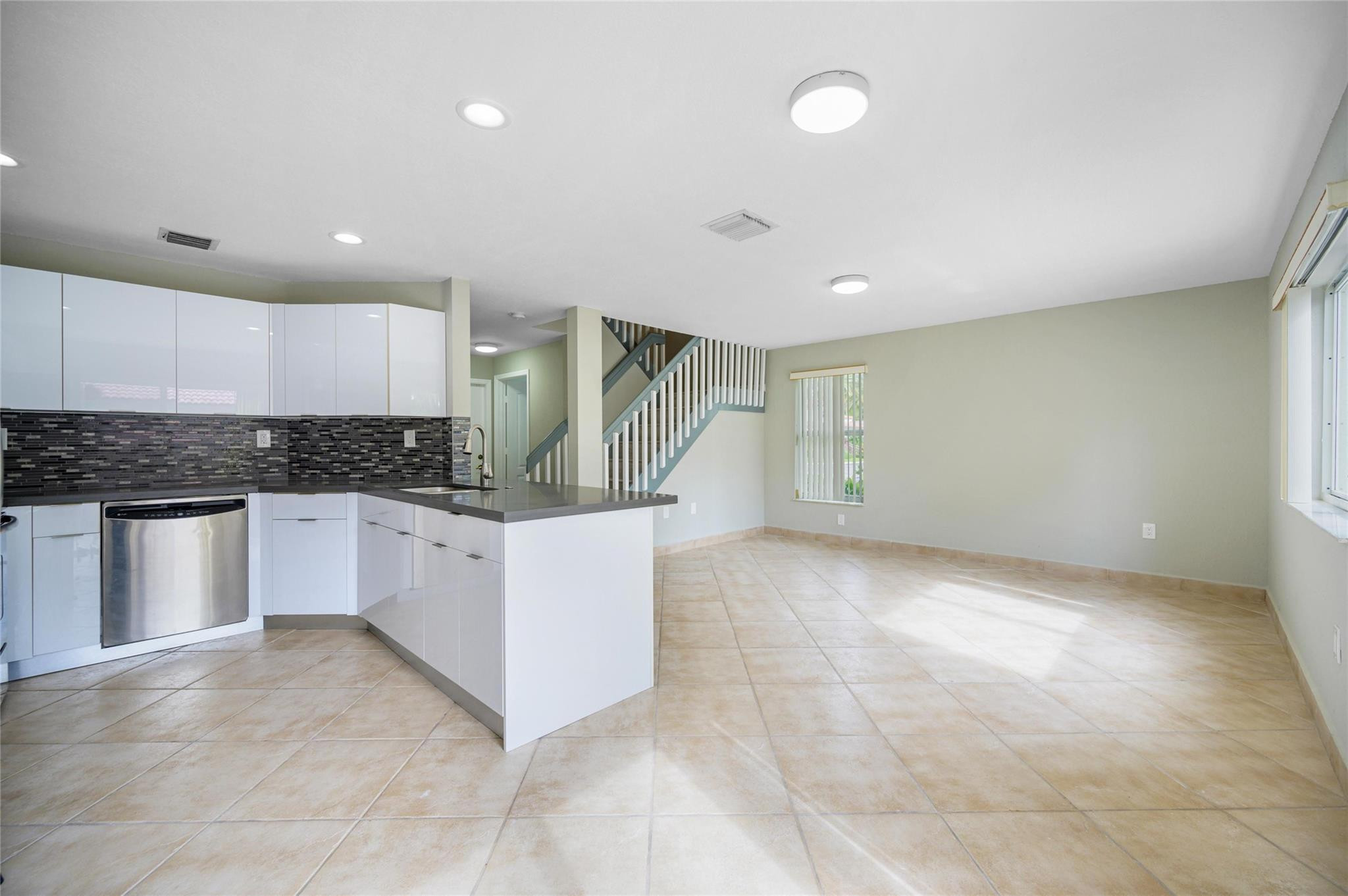 5103 NW 114th Place, Doral