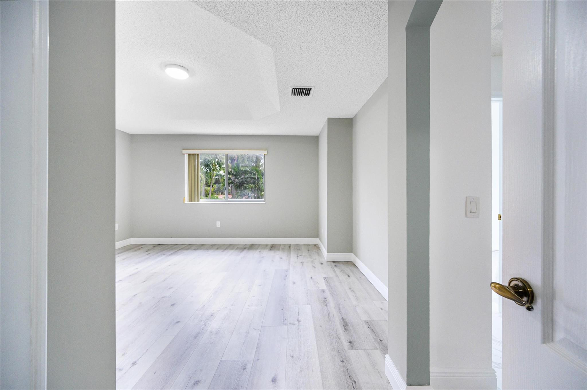 5103 NW 114th Place, Doral