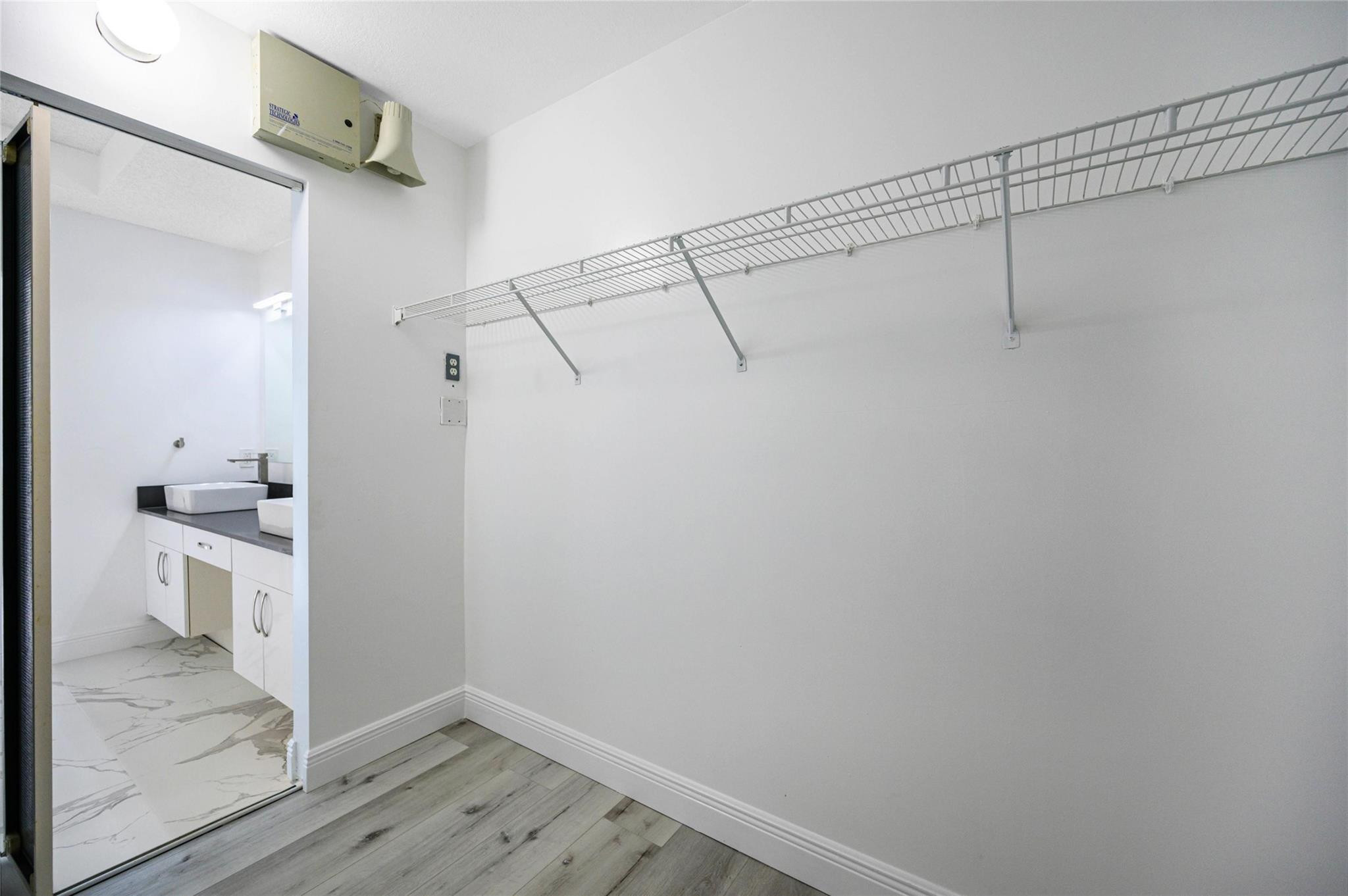 5103 NW 114th Place, Doral