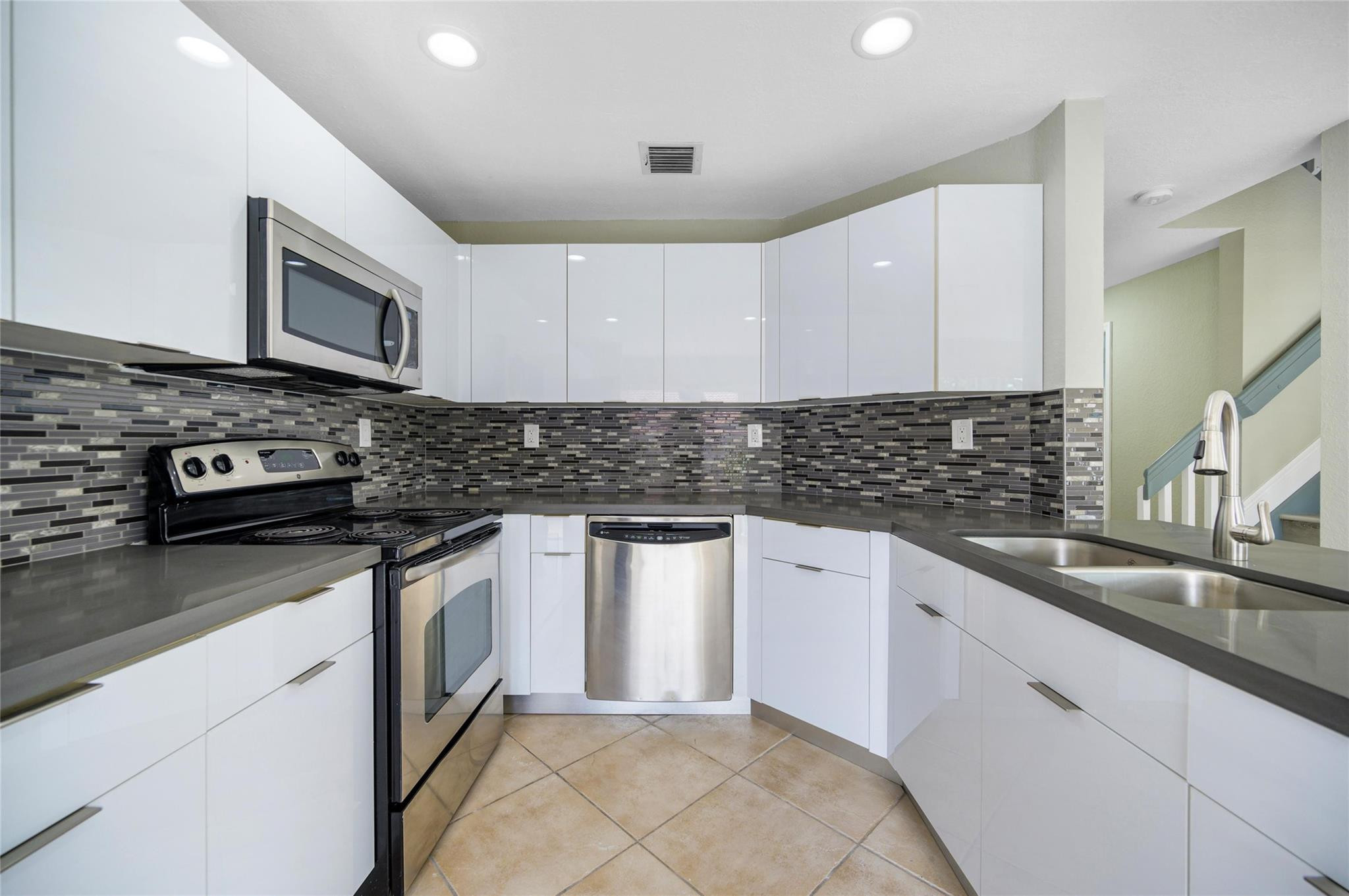 5103 NW 114th Place, Doral