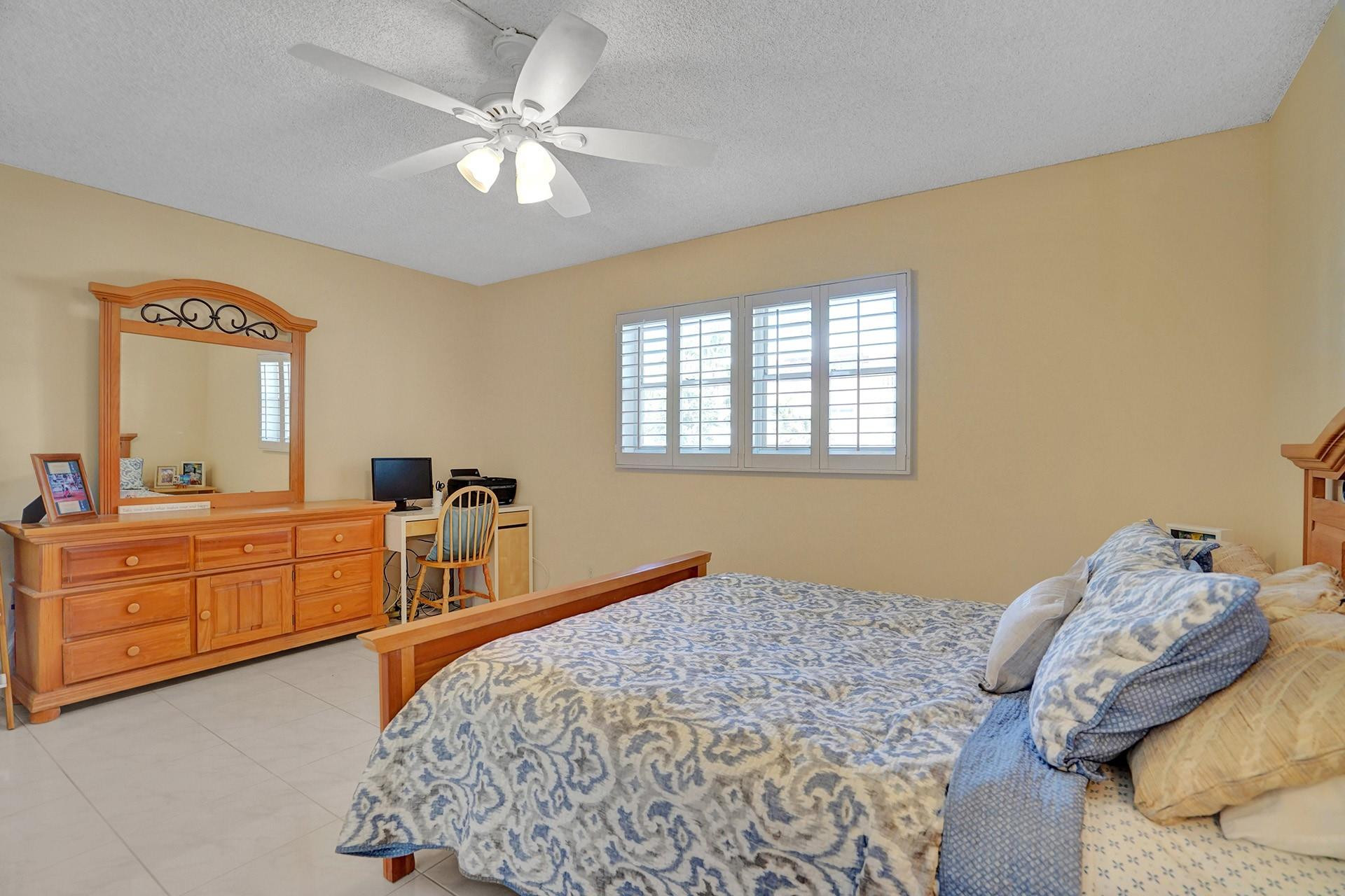 3050 NE 47th Ct 106