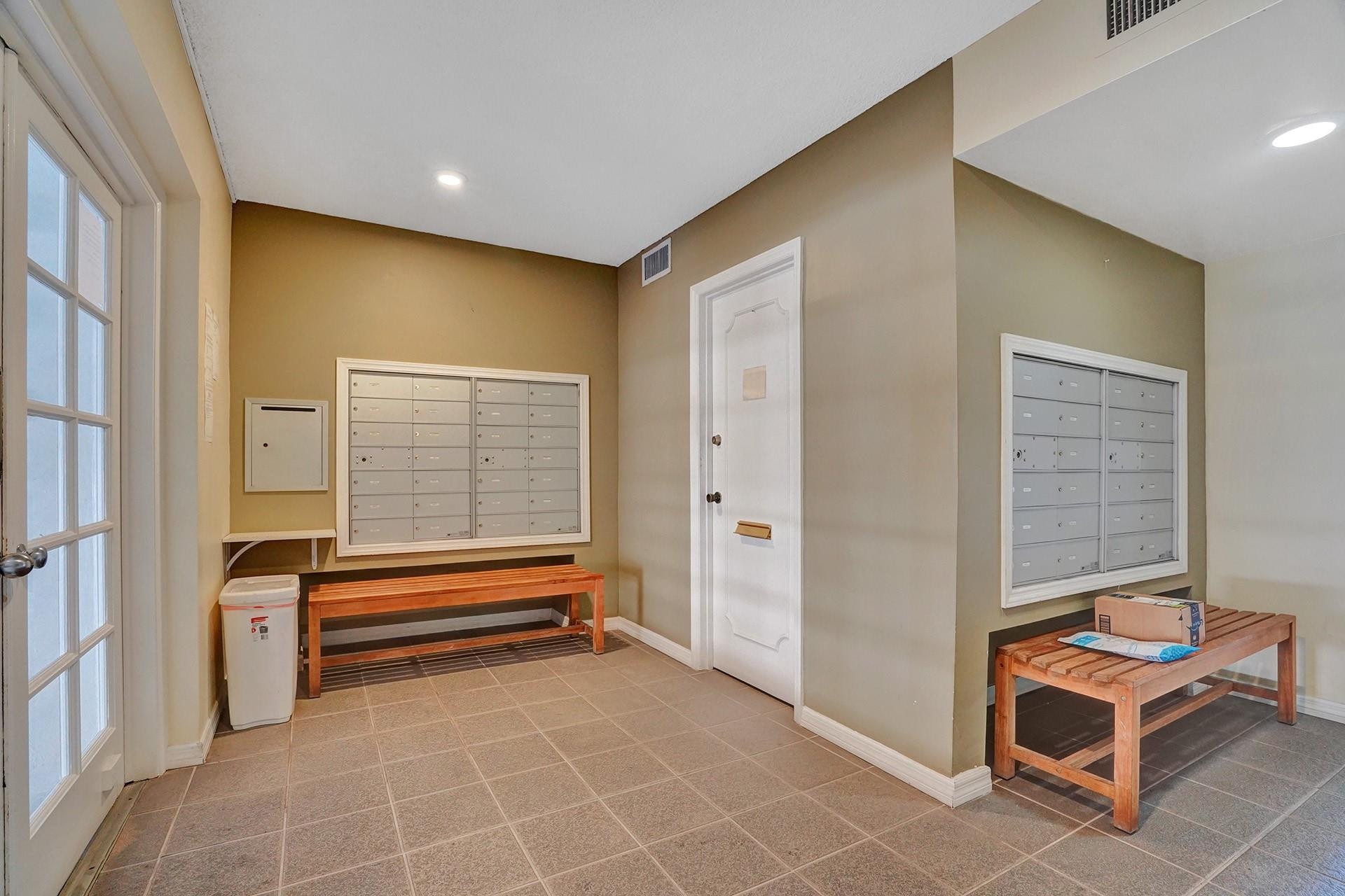3050 NE 47th Ct 106
