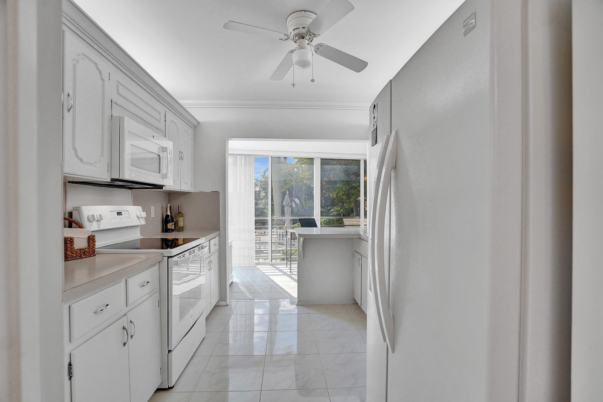 3050 NE 47th Ct 106